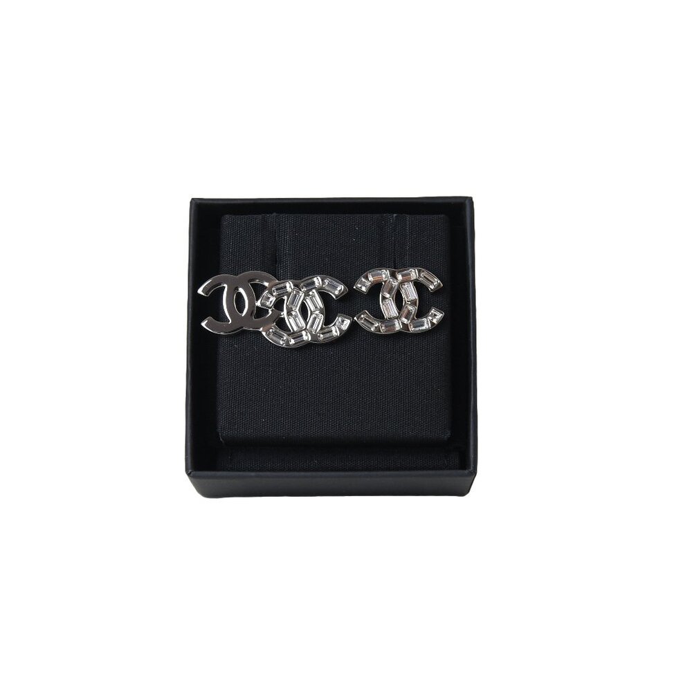 Chanel Baguette Crystal Double CC Earring Silver